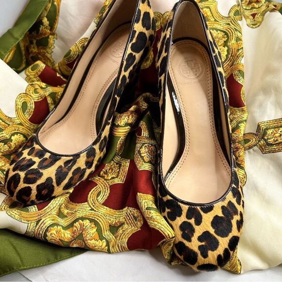 Tory Burch Astoria leopard Print Calf Hair Wedge Heels - Picture 3 of 16